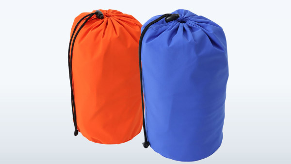 レインナビゲーターはPVC素材のパッケージを廃止し、収納袋が付属