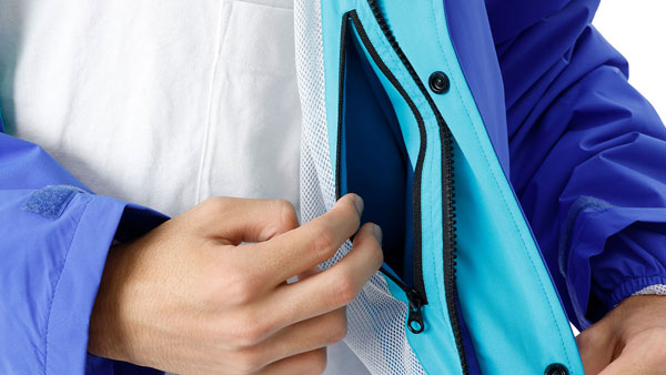 レインナビゲーターの内側胸ポケット